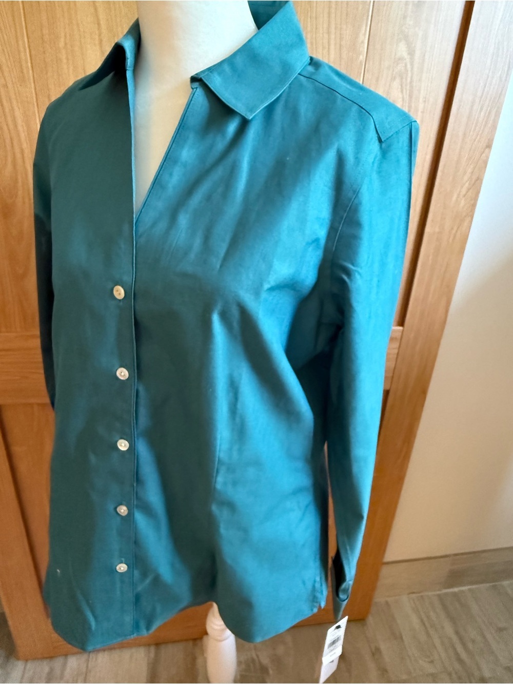 Women's petite small Teal Button-Front blouse